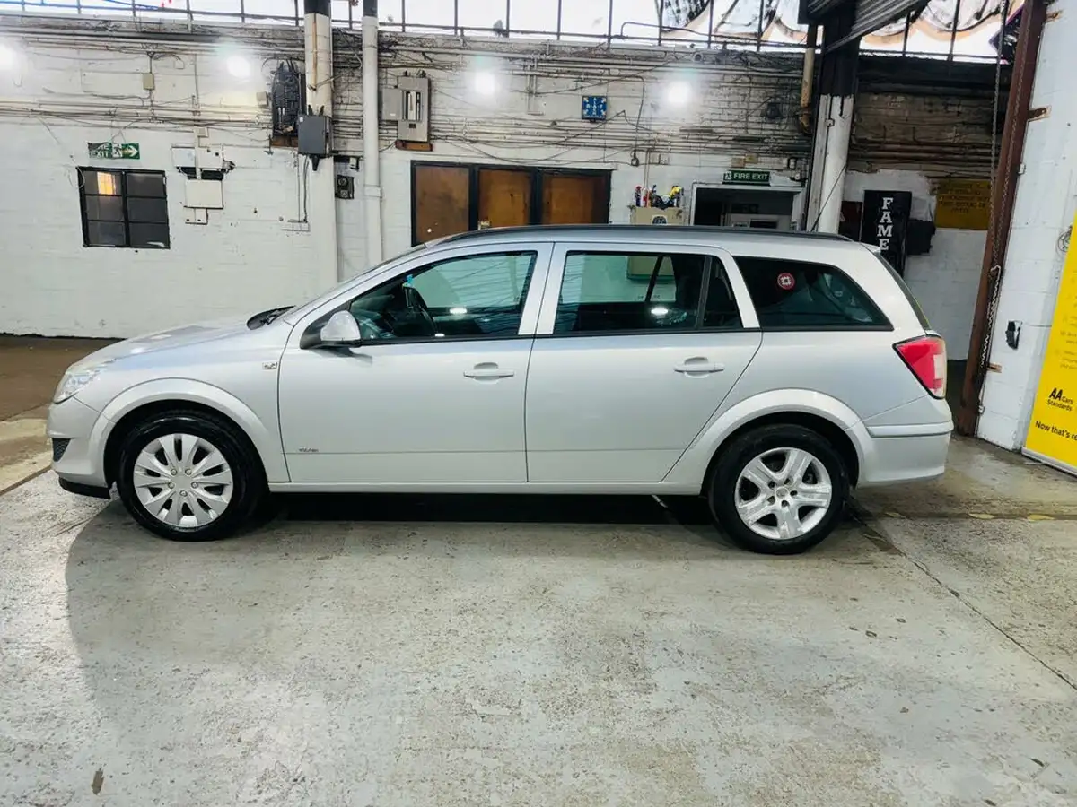 2009-vauxhall-astra-17td-club-big-8