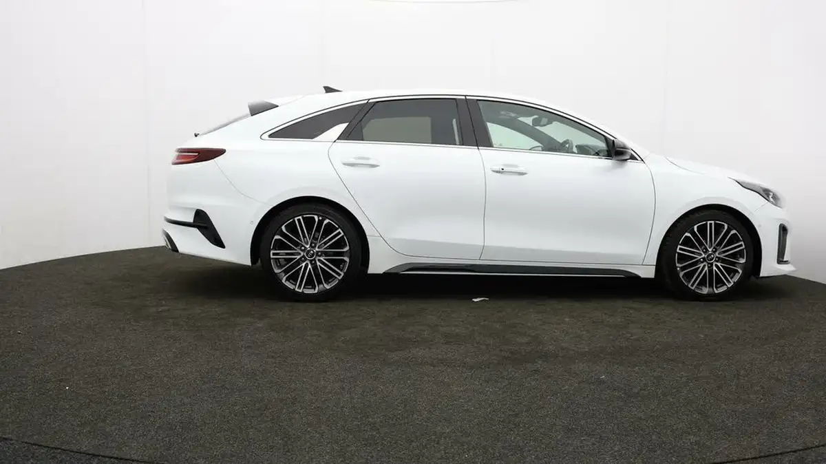2021-kia-pro-ceed-15-t-gdi-gt-line-s-big-30