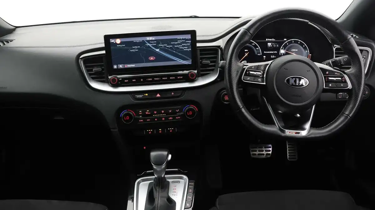 2021-kia-pro-ceed-15-t-gdi-gt-line-s-big-12