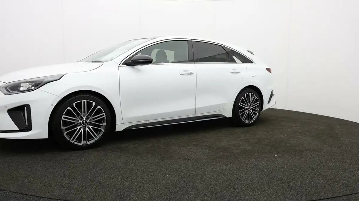 2021-kia-pro-ceed-15-t-gdi-gt-line-s-big-54
