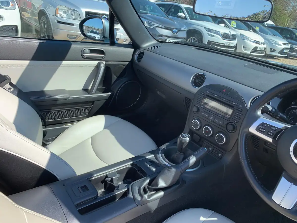 2011-mazda-mx-5-18-kendo-big-26
