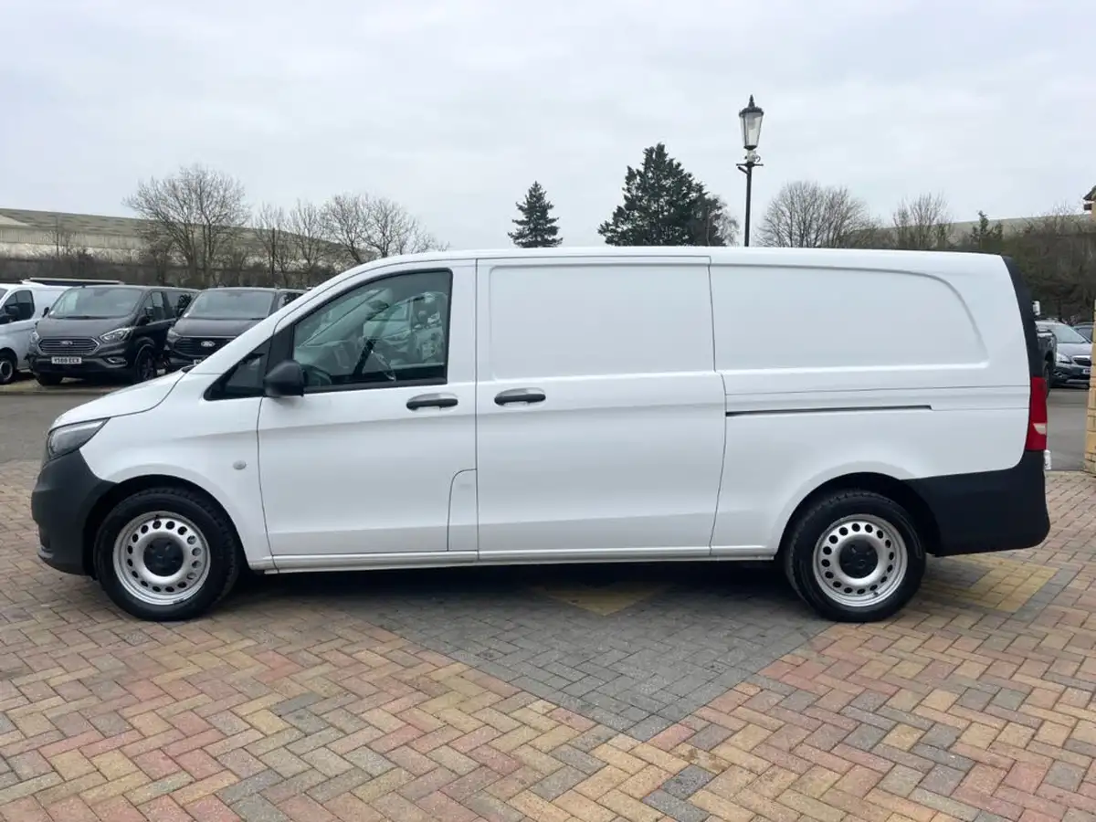 2021-mercedes-benz-vito-20cdi-116-progressive-l3-160bhpeu6dt-panel-big-6