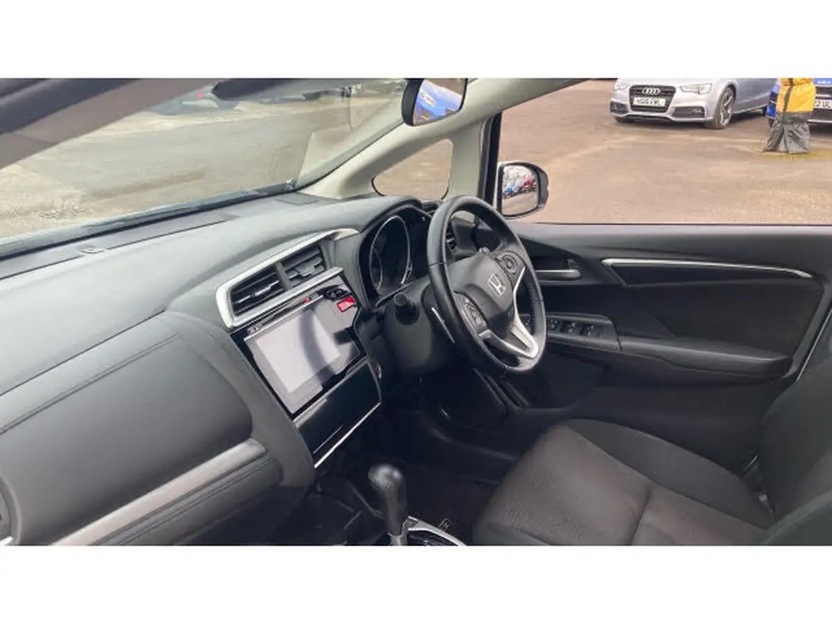 2016-honda-jazz-13-i-vtec-ex-navi-cvt-big-8