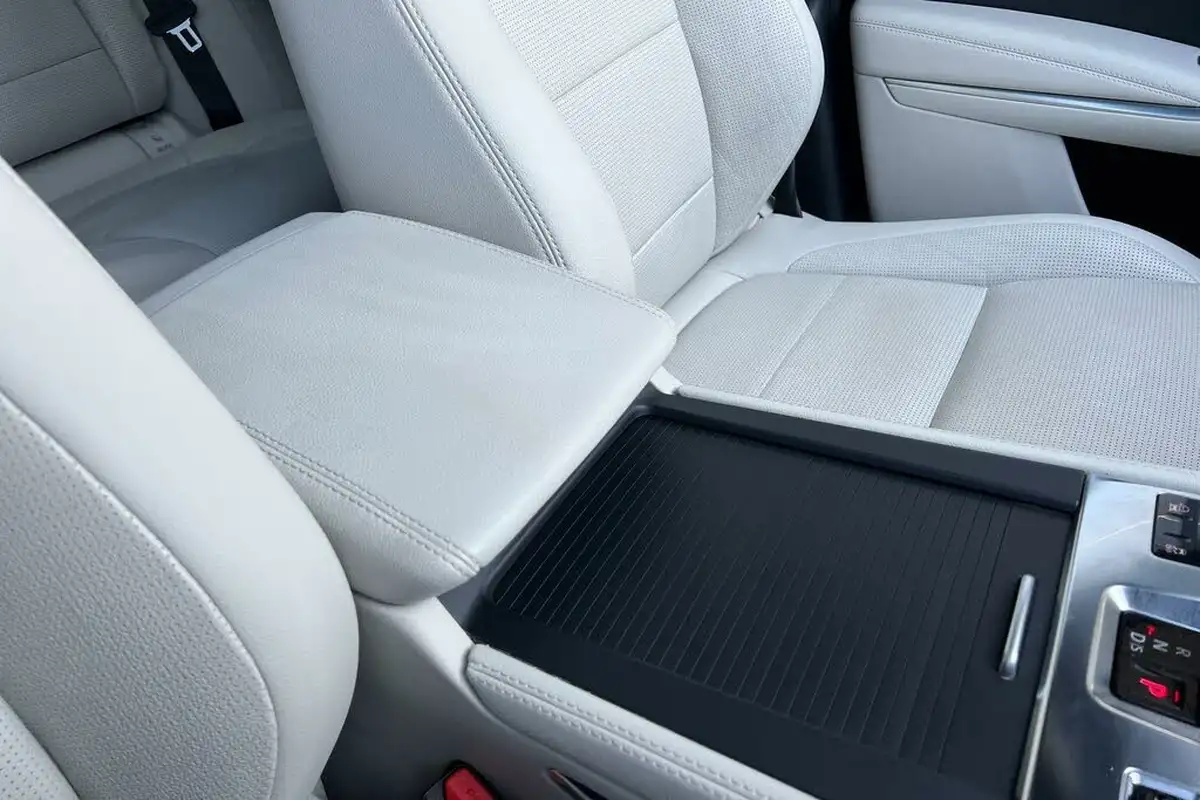 2023-jaguar-f-pace-20-d200-r-dynamic-se-black-big-50