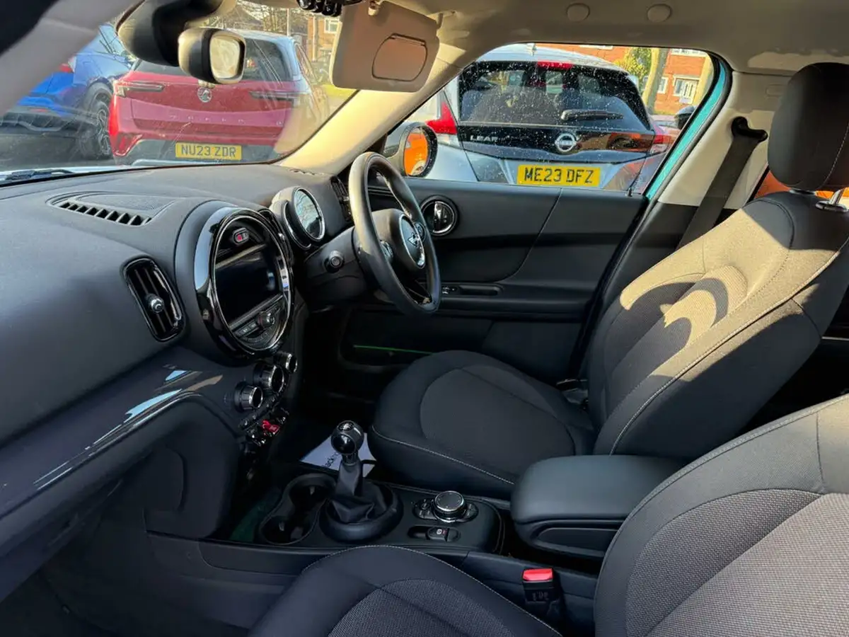 2019-mini-countryman-15-cooper-classic-big-33