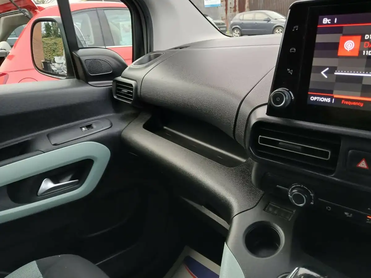 2020-citroen-berlingo-15bluehdi-flair-m-size-100ps-big-36