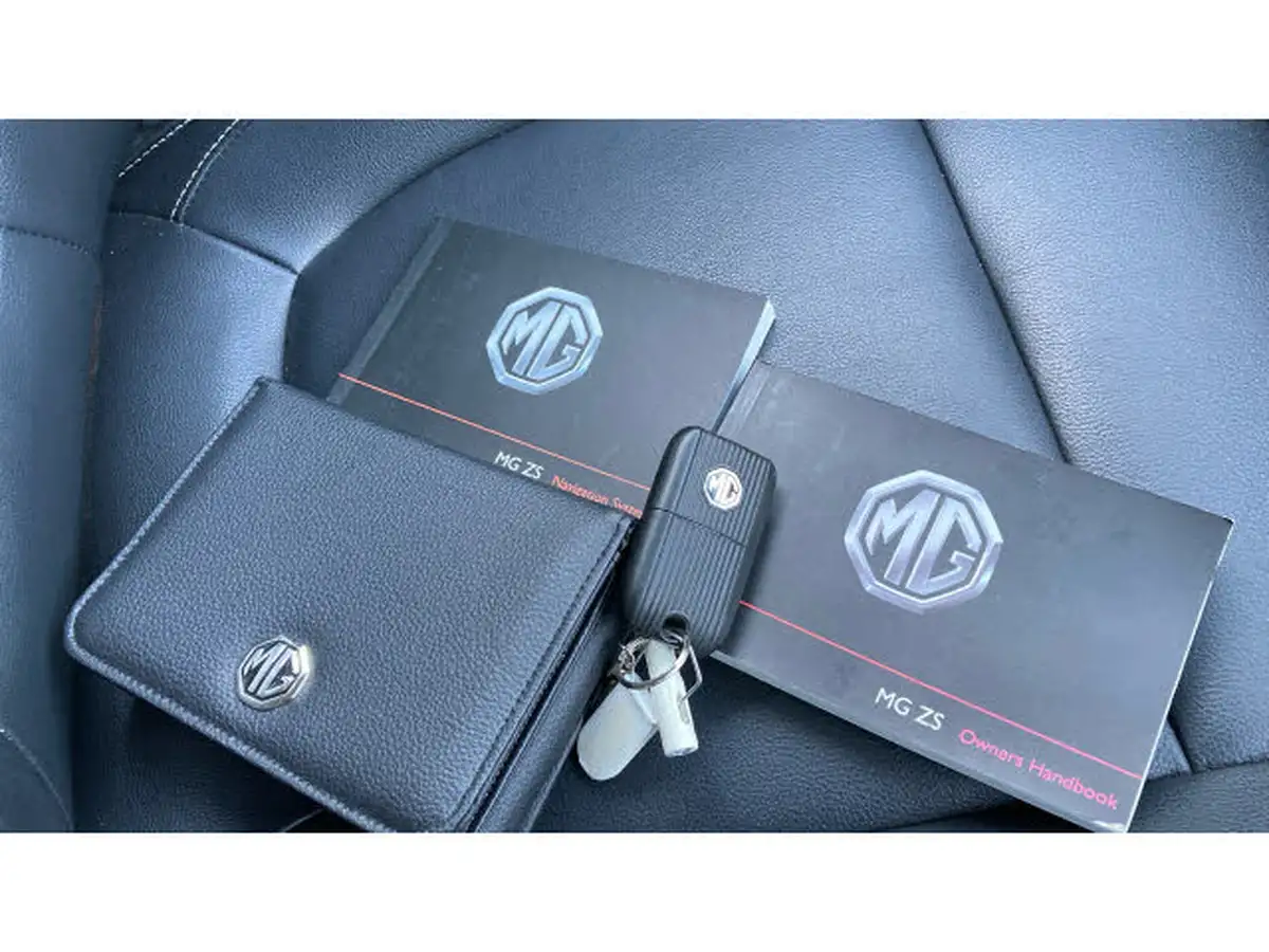 2018-mg-zs-suv-15-vti-tech-exclusive-big-18