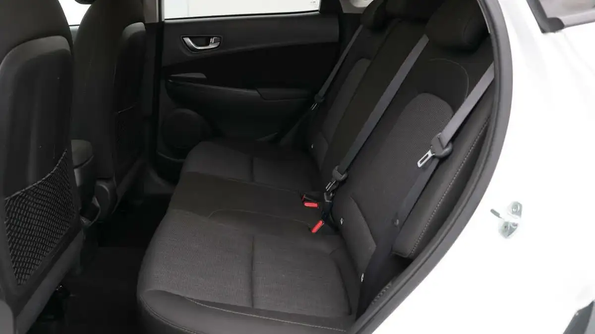 2022-hyundai-kona-10-t-gdi-premium-big-16