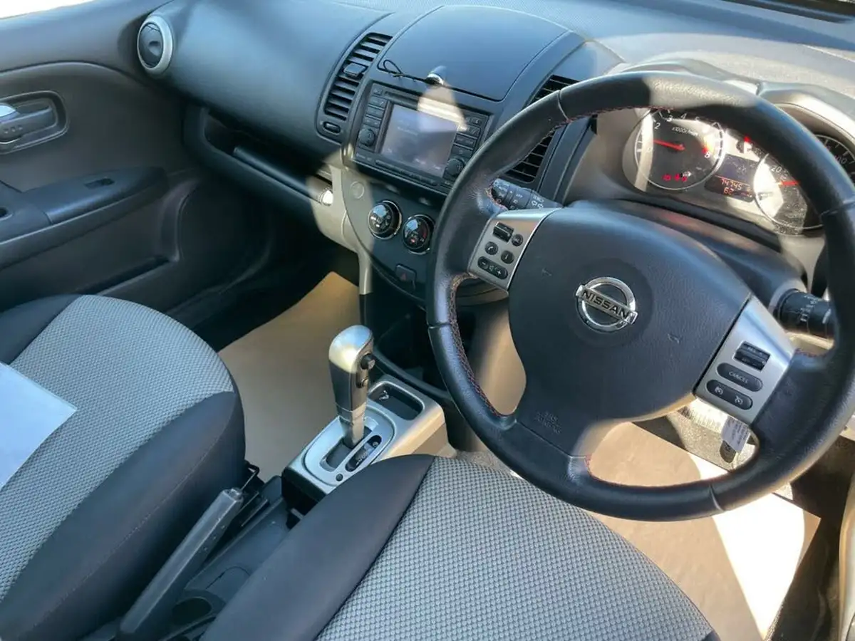 2010-nissan-note-16-n-tec-auto-big-14