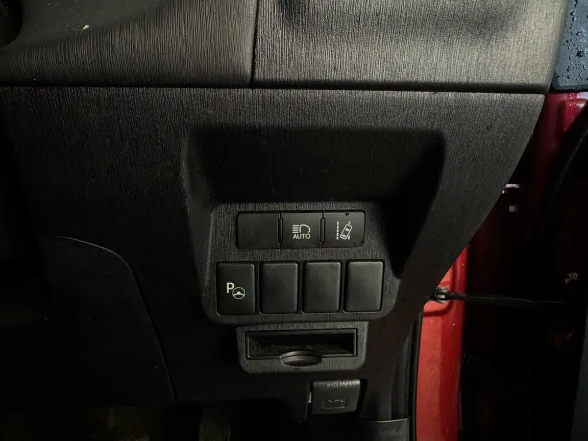 2019-toyota-prius-18-vvt-i-excel-big-20