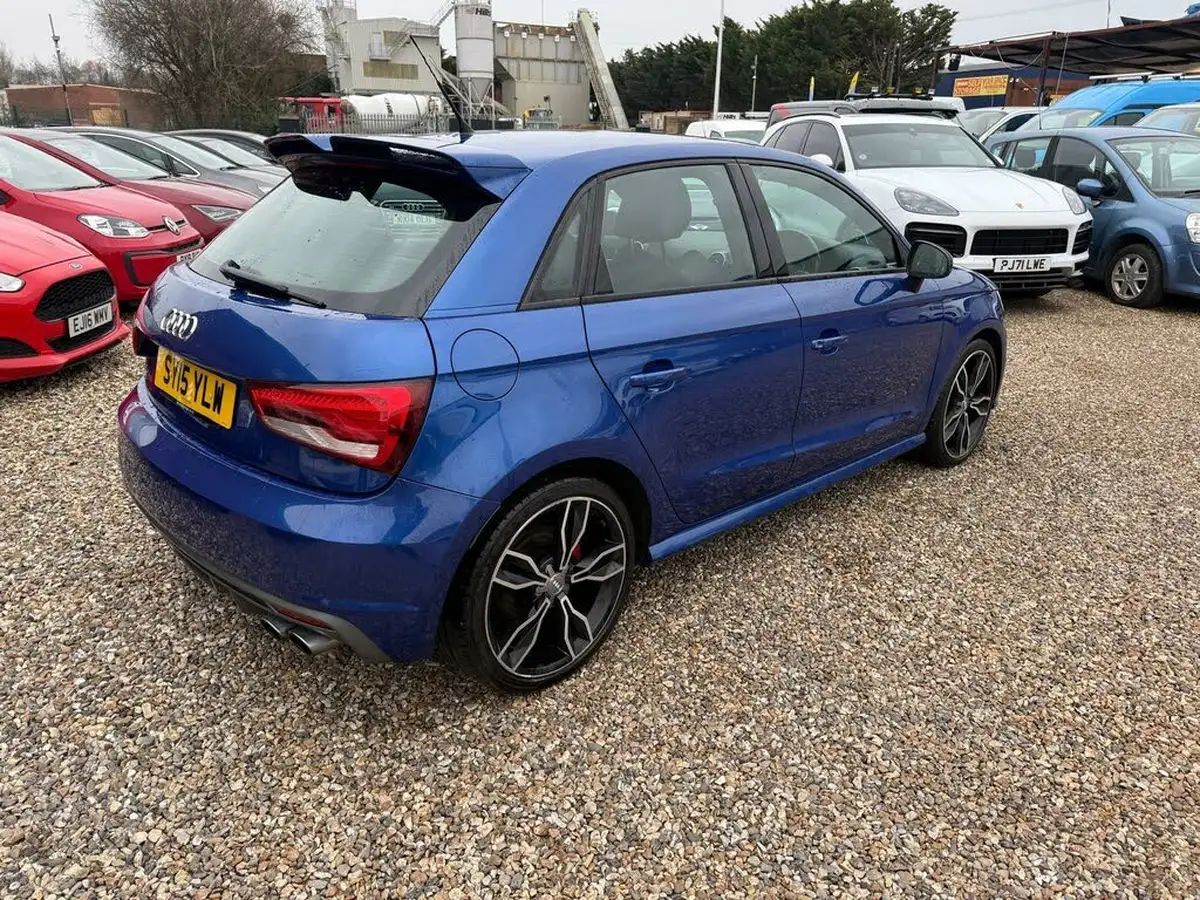 2015-audi-a1-20-s1-sportback-5d-big-8