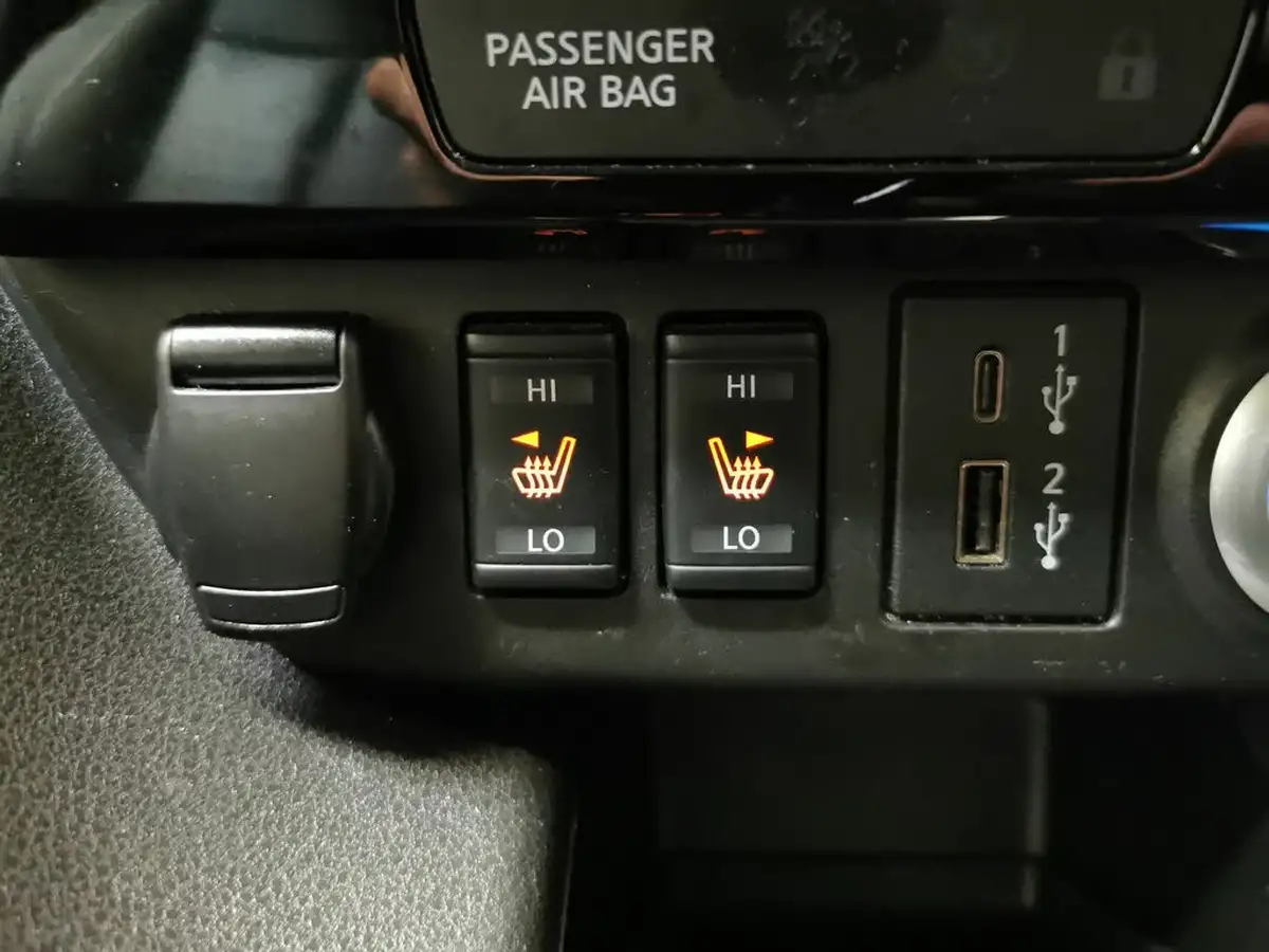 2022-nissan-leaf-e-tekna-39kwh-big-27