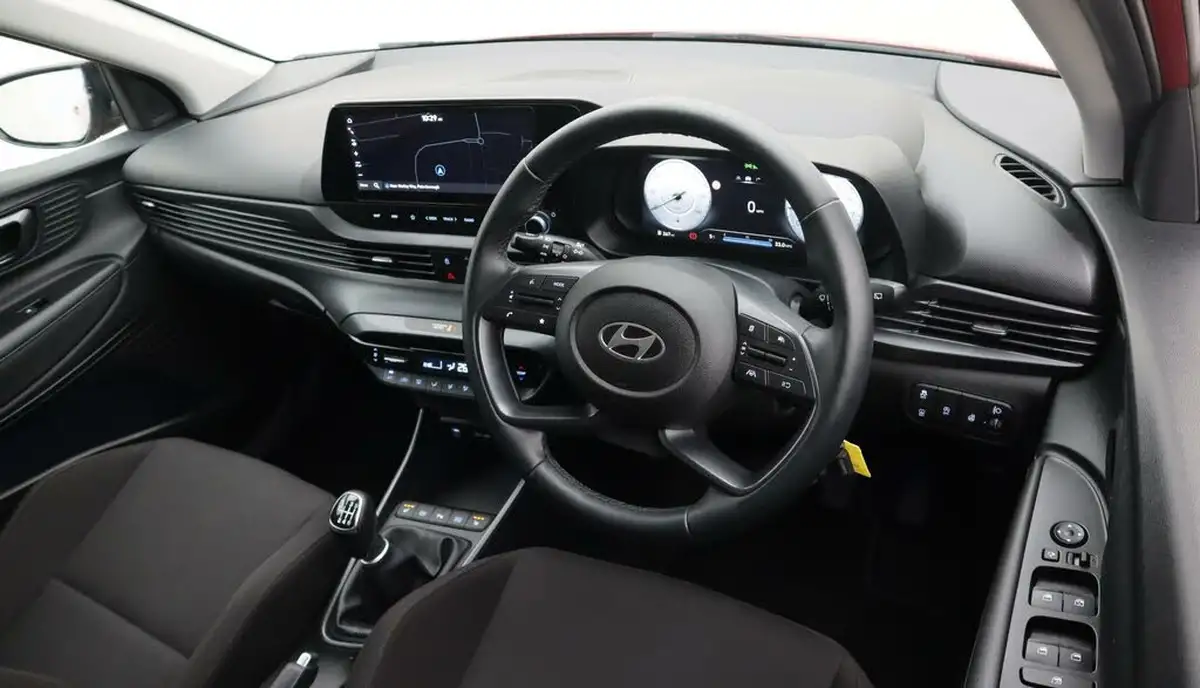 2024-hyundai-i20-10-t-gdi-premium-two-tone-roof-big-9