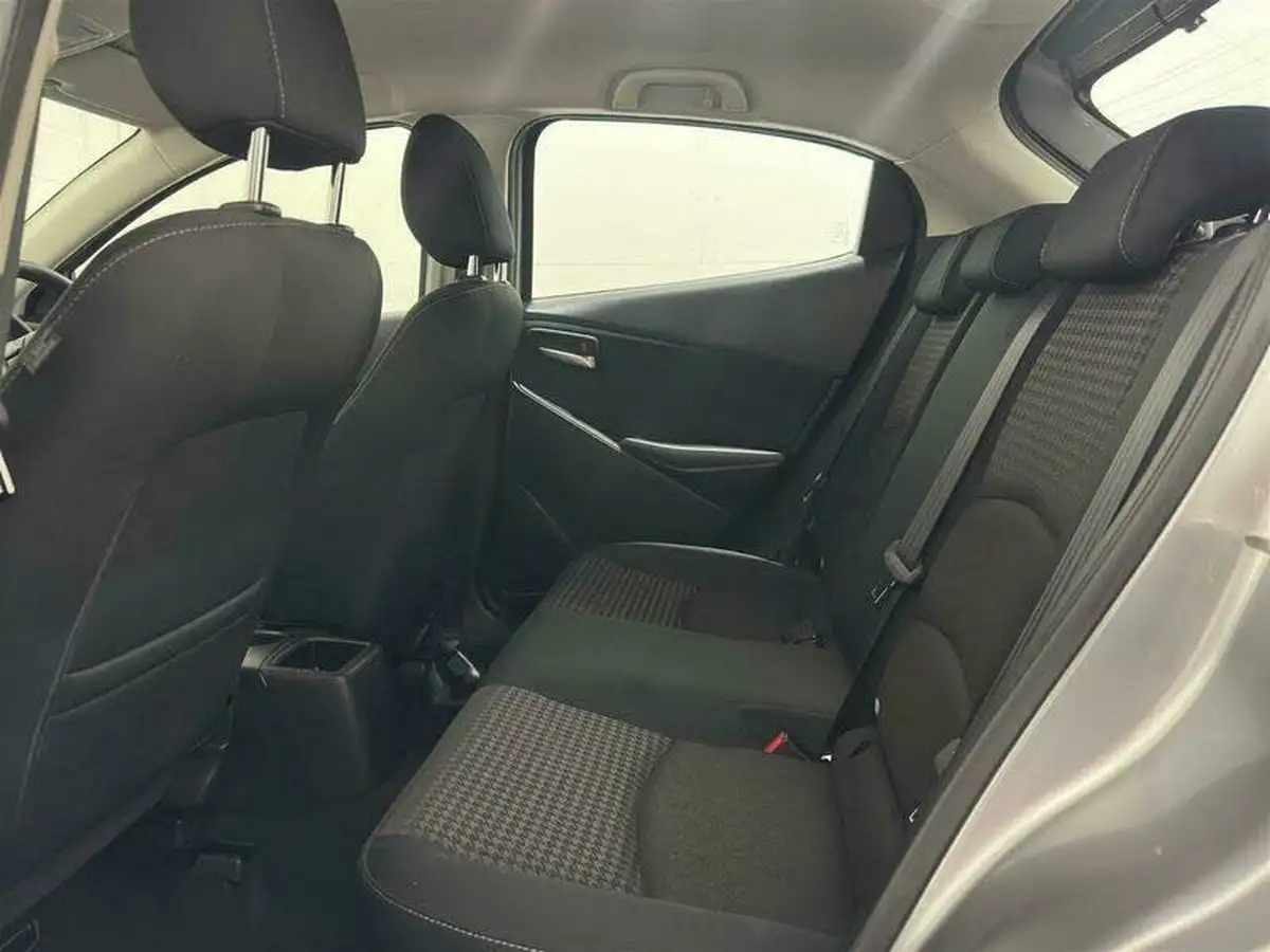 2017-mazda-mazda2-15-se-l-nav-auto-big-31