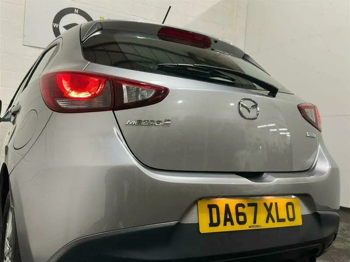 2017-mazda-mazda2-15-se-l-nav-auto-big-7