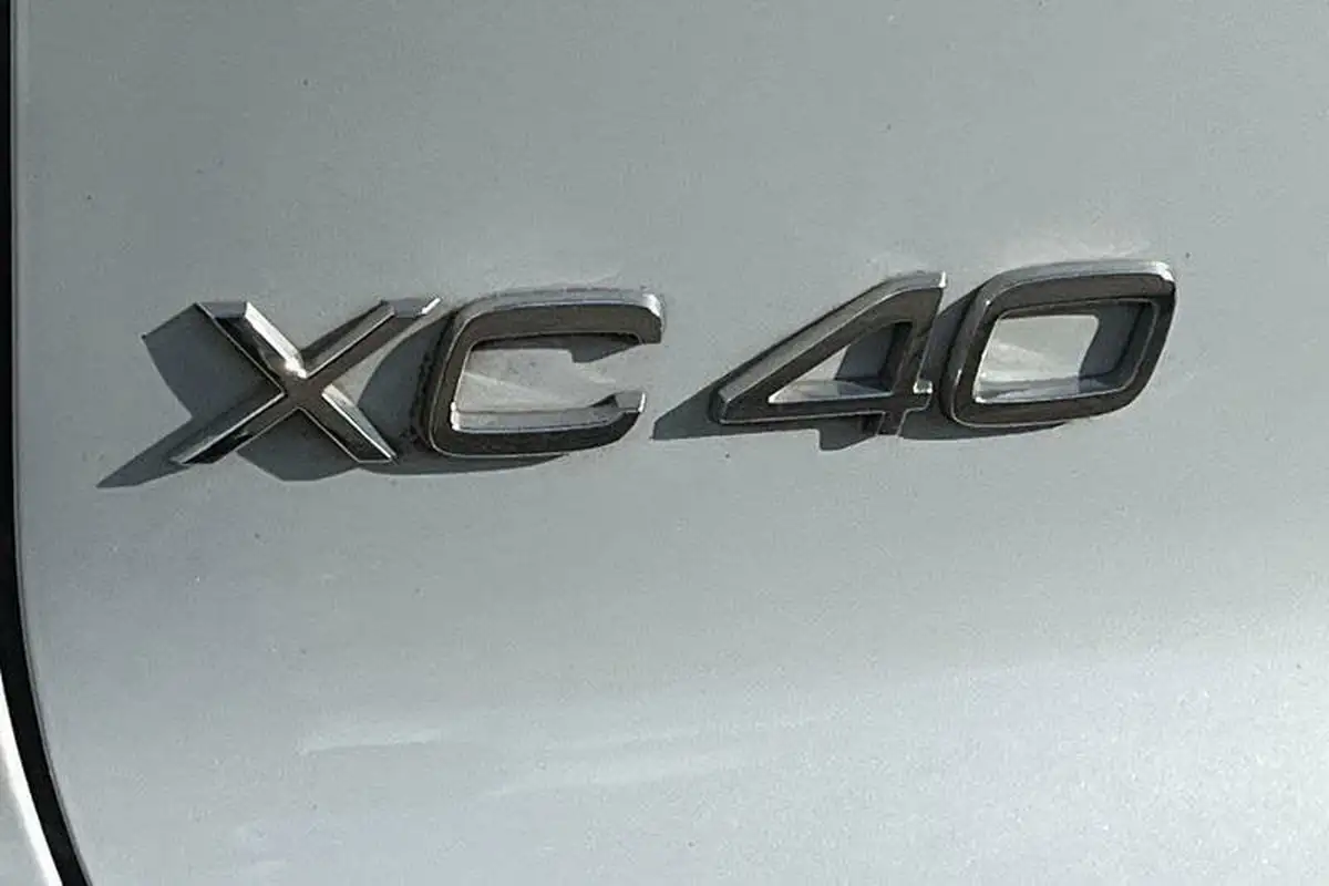2022-volvo-xc40-15-t5-r-design-pro-big-25