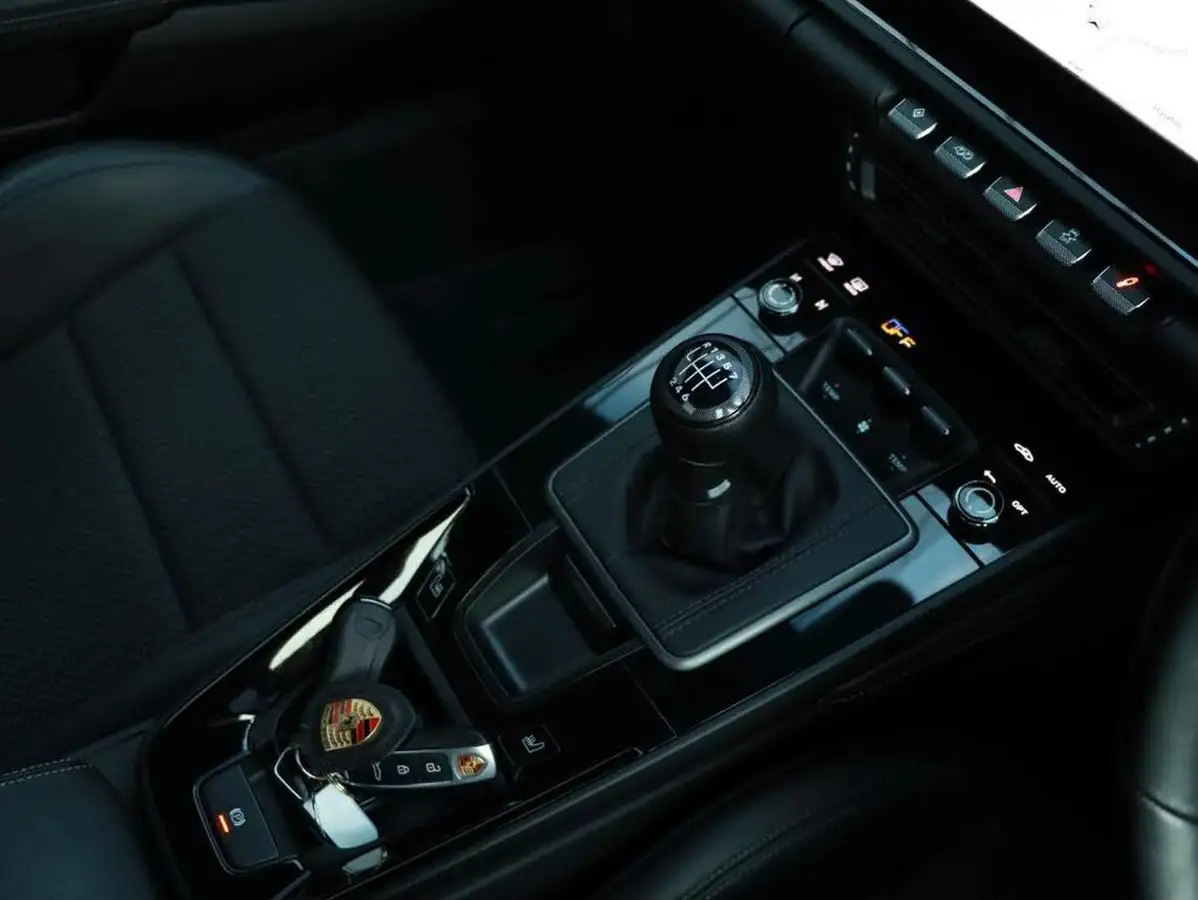 2023-porsche-911-30-carrera-t-pdk-big-11