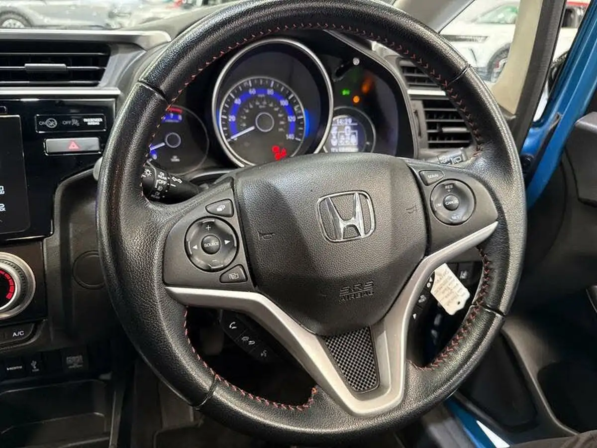 2018-honda-jazz-15-i-vtec-sport-big-14