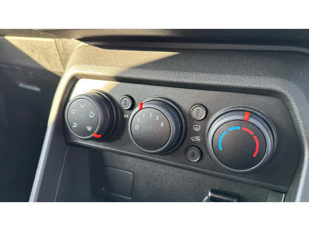 2021-dacia-sandero-10-tce-essential-90bhp-big-27