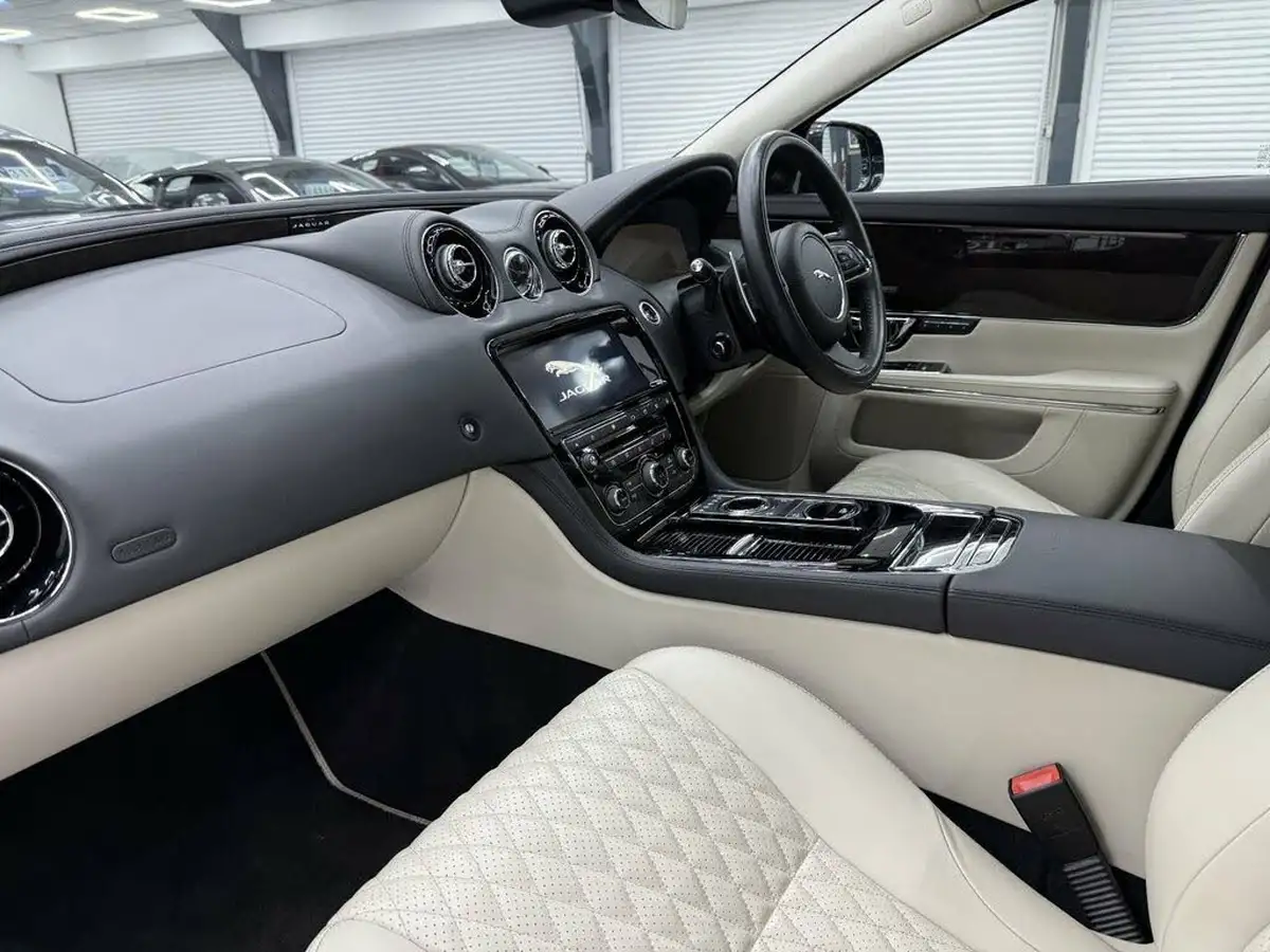 2019-jaguar-xj-series-30td-xj-xj50-swb-big-21