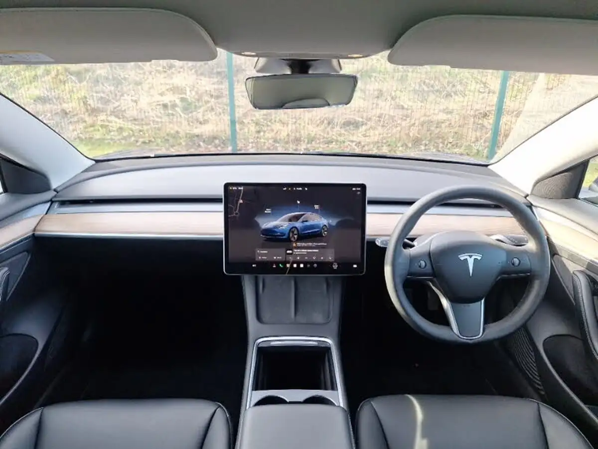 2021-tesla-model-3-e-standard-plus-big-2