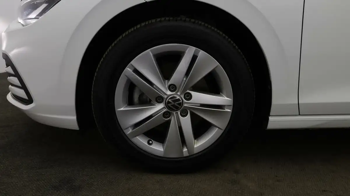 2022-volkswagen-golf-15-tsi-life-130ps-hatchback-big-17