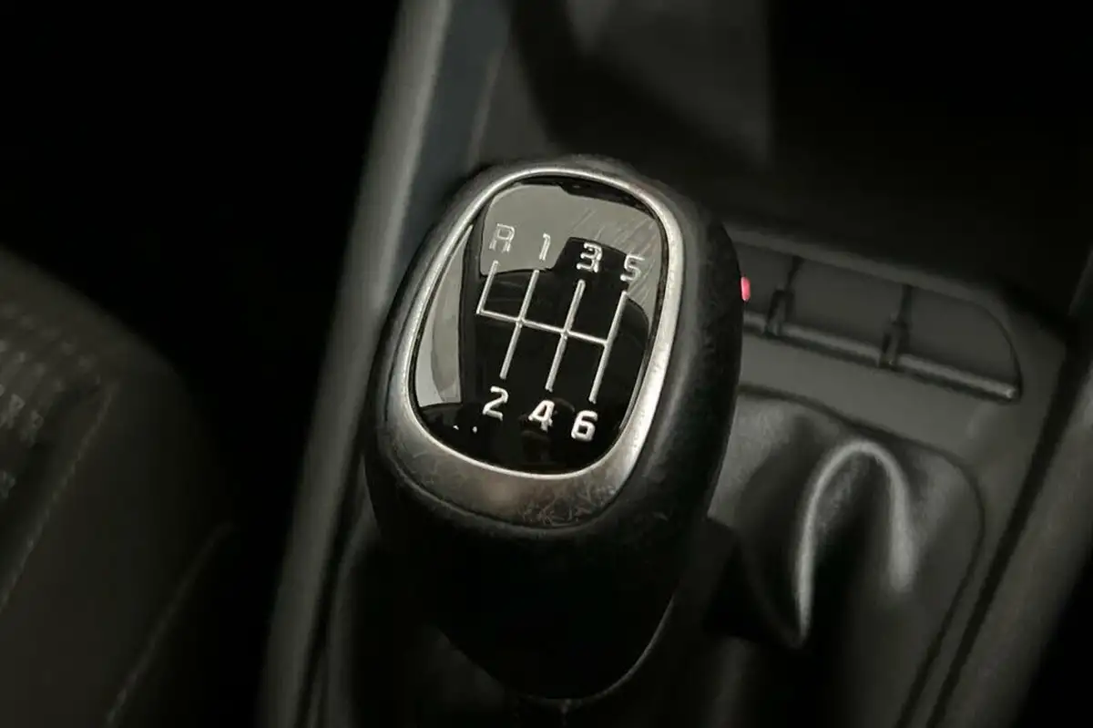 2022-kia-stonic-10-t-gdi-2-big-33