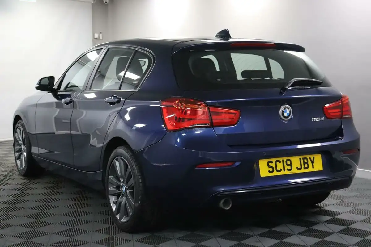 2019-bmw-1-series-15td-116d-sport-114bhp-5d-dct-big-9
