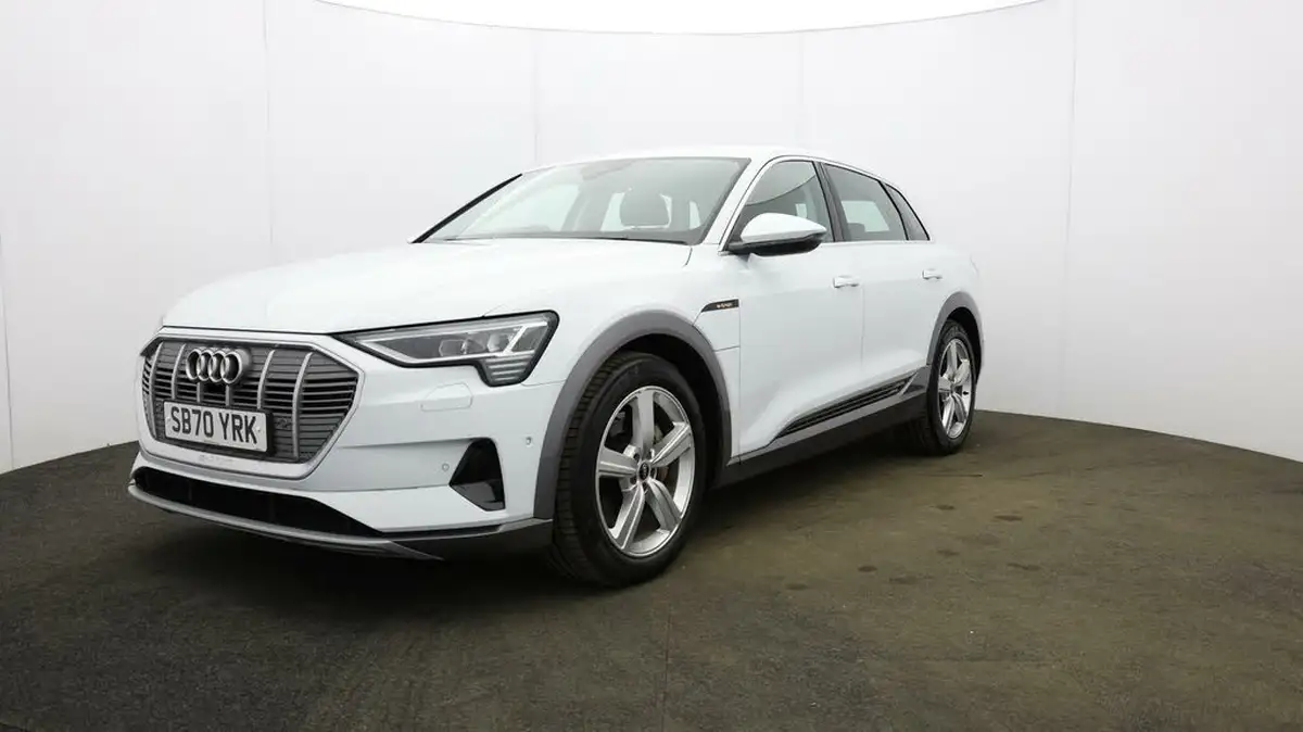 2021-audi-e-tron-50e-technik-station-wagon-big-2