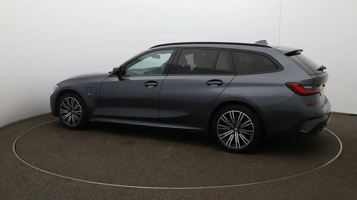 2022-bmw-3-series-20-330e-m-sport-touring-5d-big-44