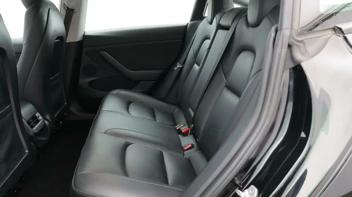 2021-tesla-model-3-e-long-range-4x4-big-16