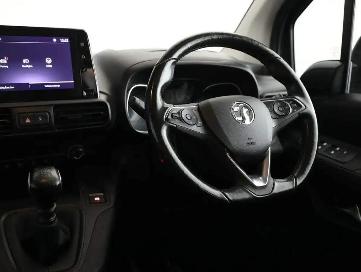 2022-vauxhall-combo-life-15-se-xl-100ps-big-31
