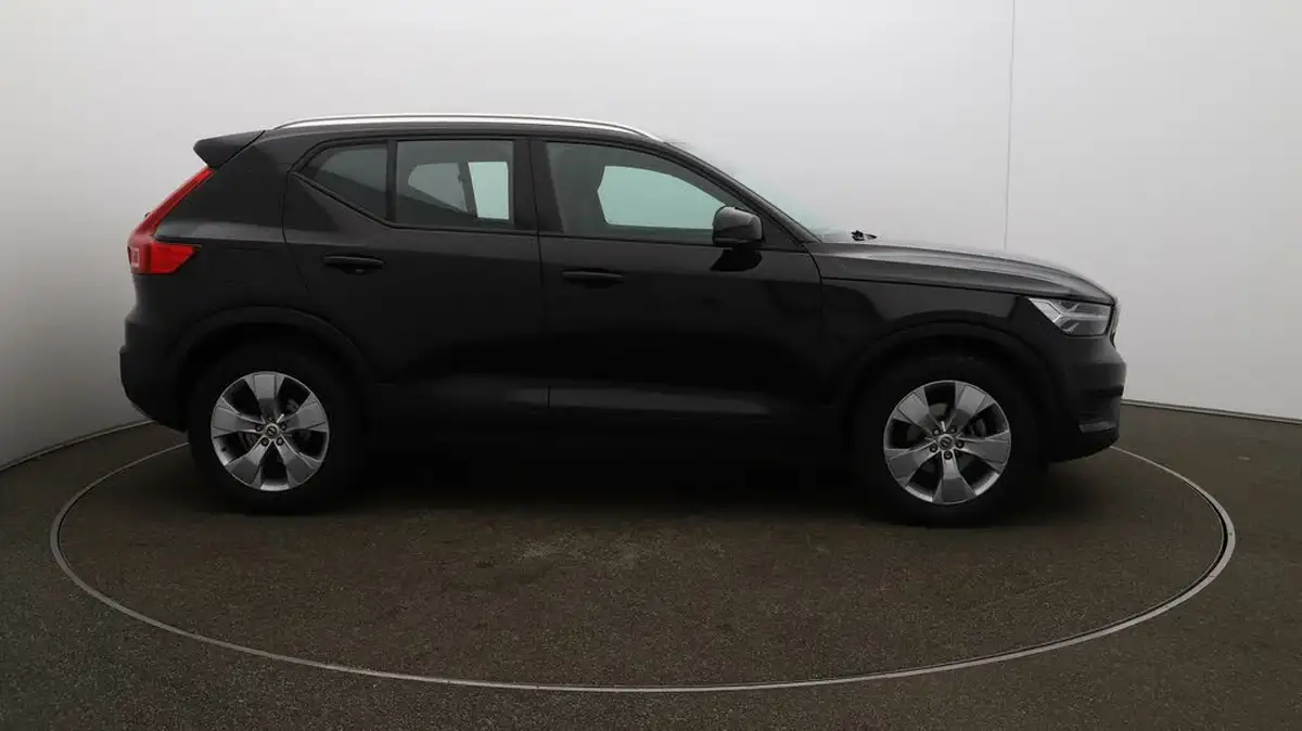 2022-volvo-xc40-15-t3-momentum-big-45