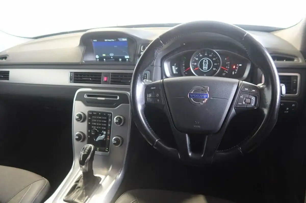2014-volvo-v70-16td-d2-business-edition-big-4