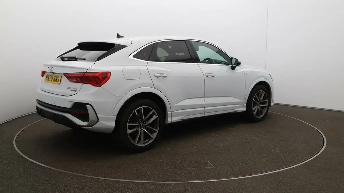2020-audi-q3-20-45-tfsi-s-line-sportback-big-51