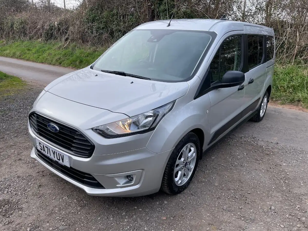 2021-ford-grand-tourneo-connect-15-zetec-120ps-big-9