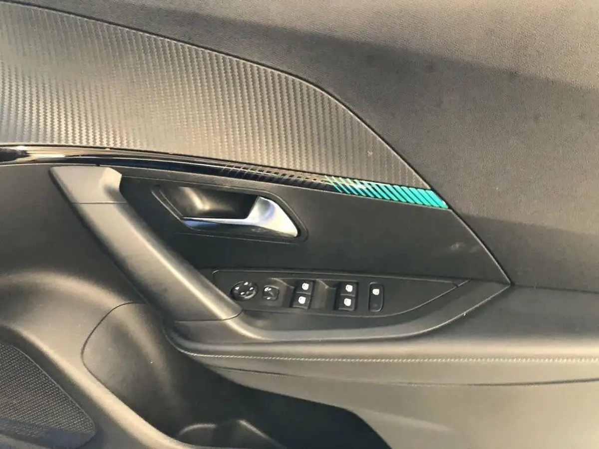 2021-peugeot-2008-suv-12-puretech-allure-premium-100bhp-big-37