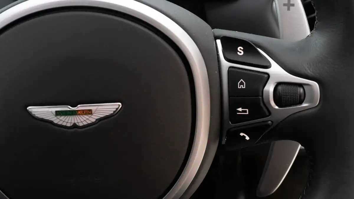 2018-aston-martin-vantage-40-v8-vantage-big-22