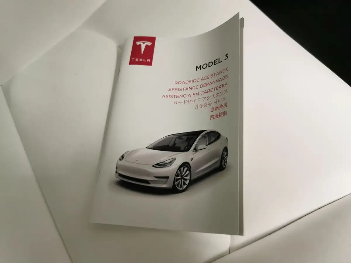 2020-tesla-model-3-e-performance-big-30
