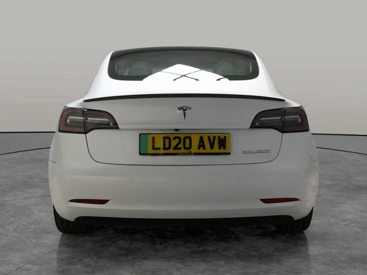 2020-tesla-model-3-e-performance-big-10