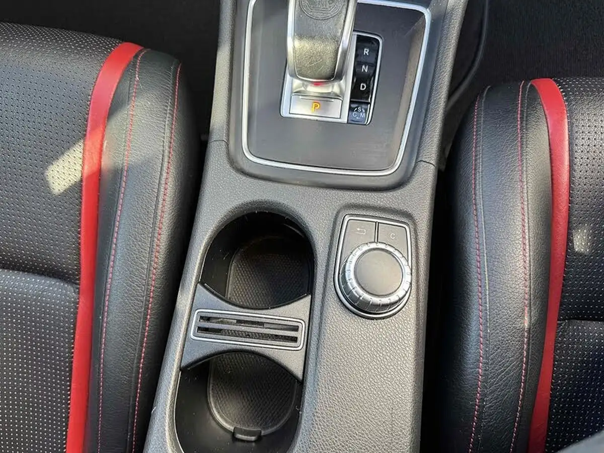 2015-mercedes-benz-gla-class-20-amg-big-49