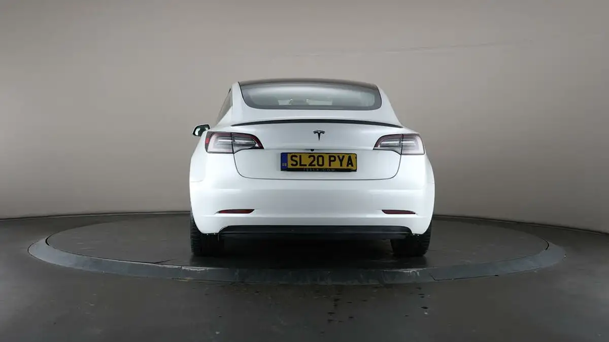 2020-tesla-model-3-e-performance-big-25