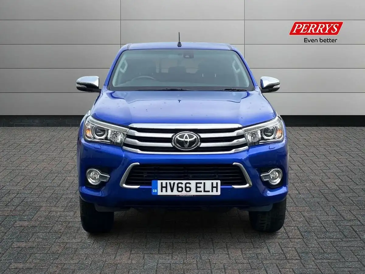 2016-toyota-hi-lux-24d-invincible-x-auto-big-3