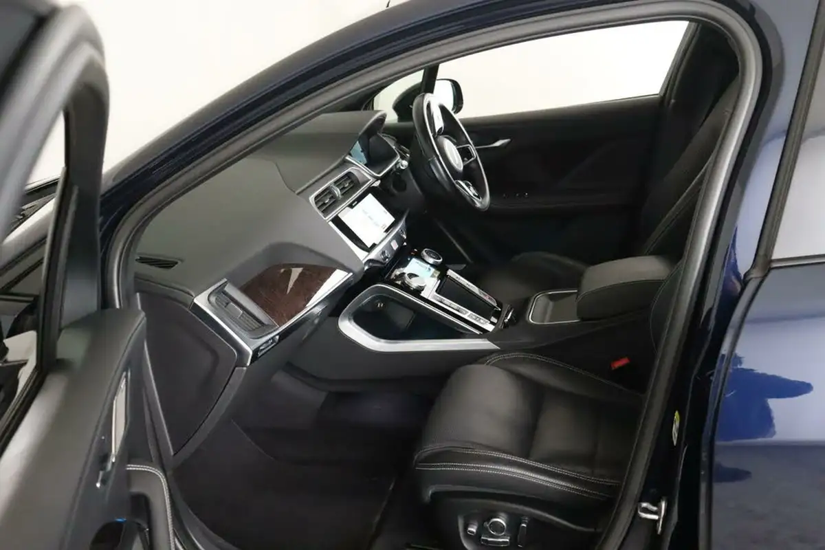 2022-jaguar-i-pace-ev400-hse-black-big-11