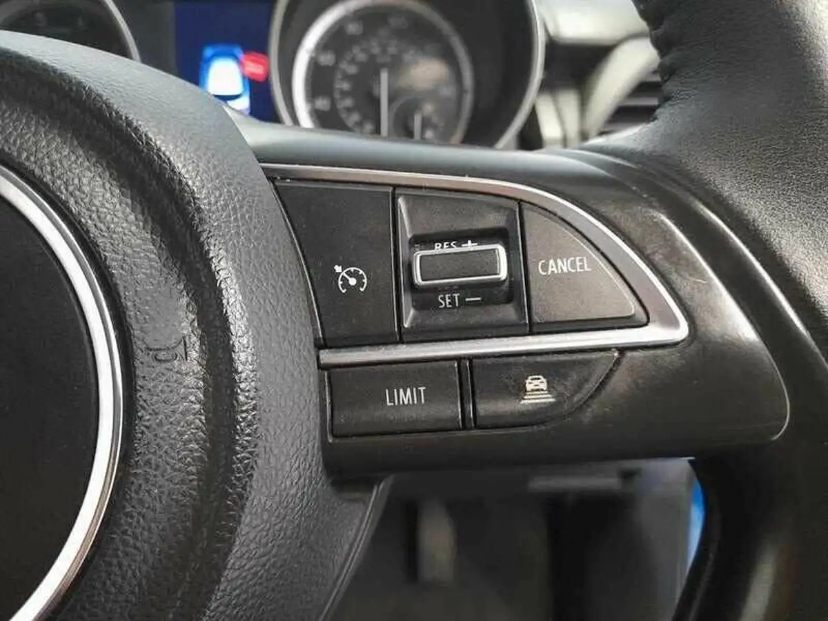 2018-suzuki-swift-10-boosterjet-sz5-111ps-shvs-big-20