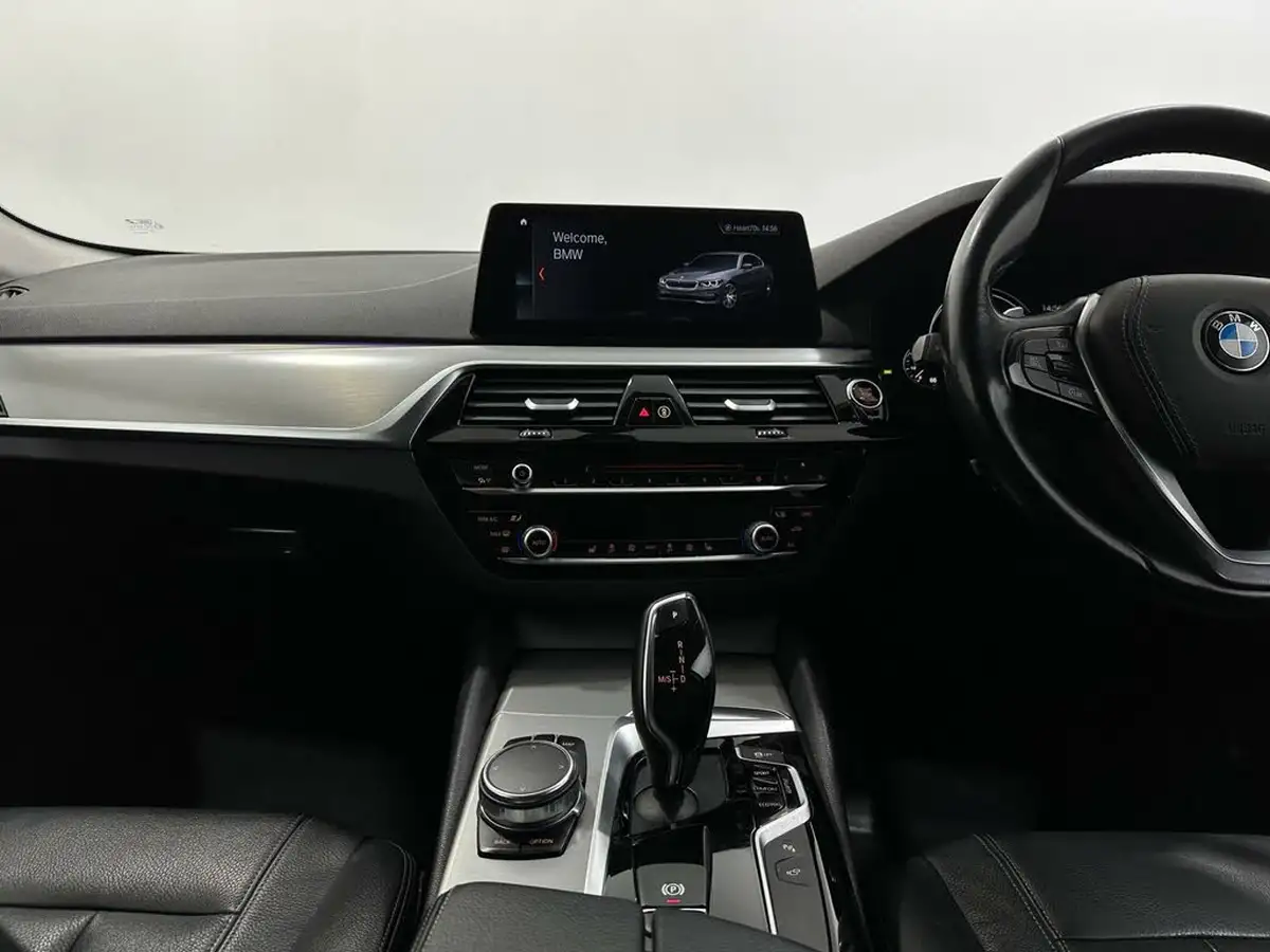 2017-bmw-5-series-30td-530d-se-xdrive-saloon-4d-big-17