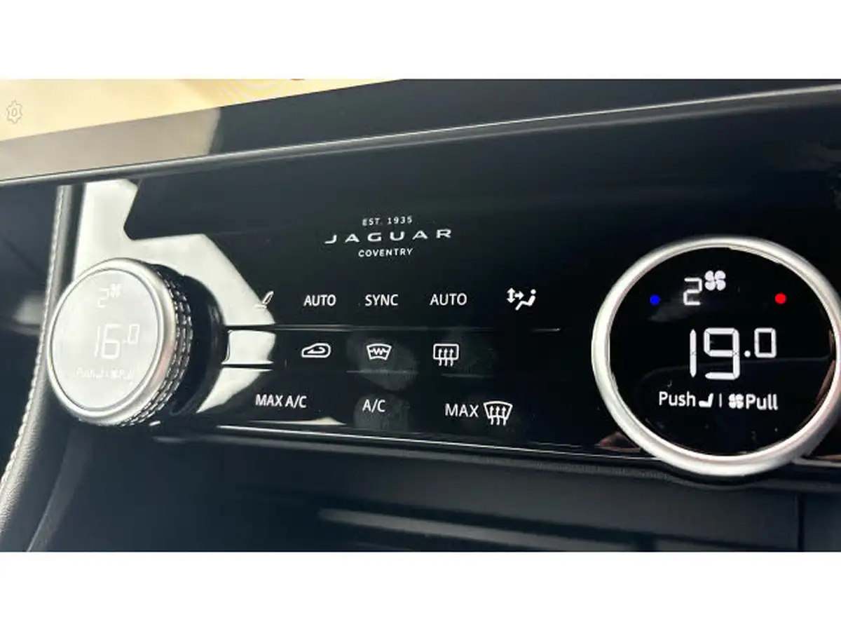 2024-jaguar-f-pace-20-d200-r-dynamic-s-big-31