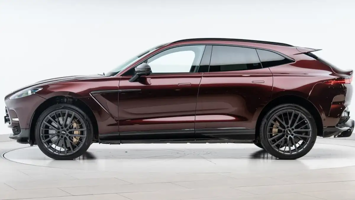2022-aston-martin-dbx-40-v8-big-3
