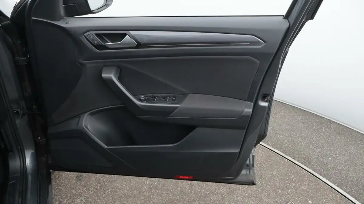 2021-volkswagen-t-roc-15-tsi-sel-dsg-big-15