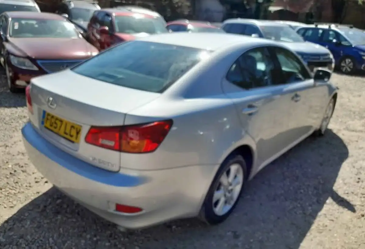 2007-lexus-is-220d-22td-big-3